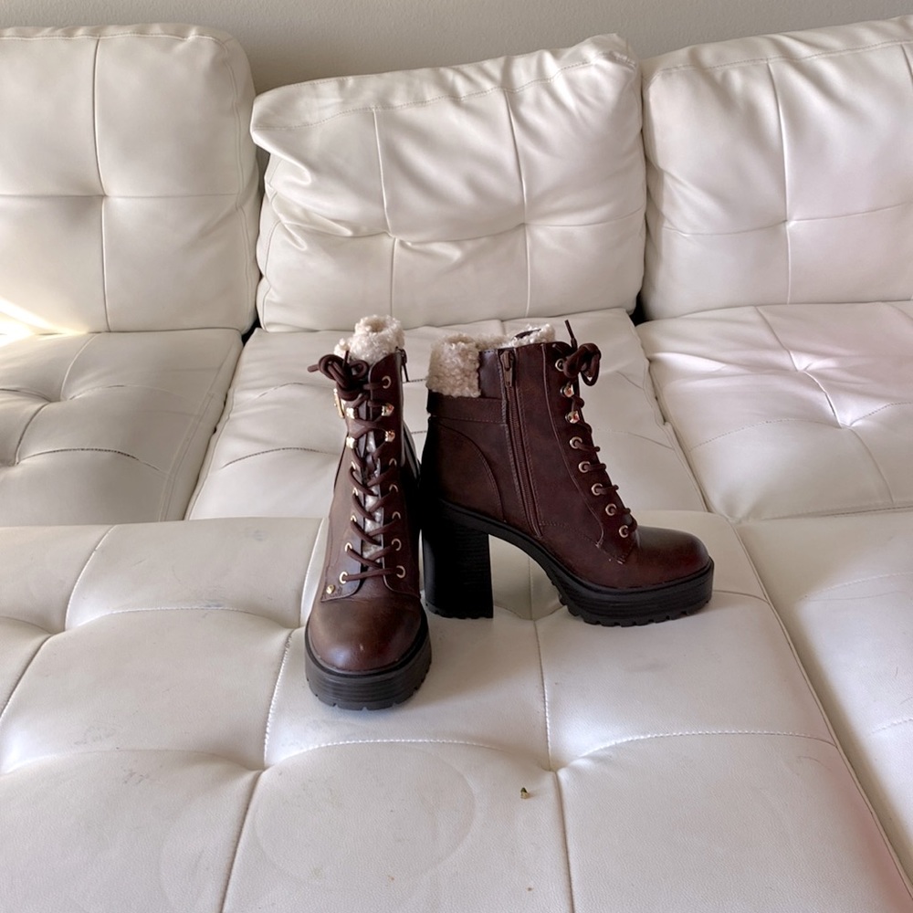 Brown heeled boots NEVER WORN